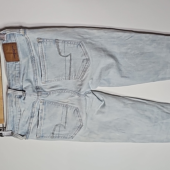 American Eagle super stretch X light wash size 2 distressed style jeggings - Picture 4 of 8